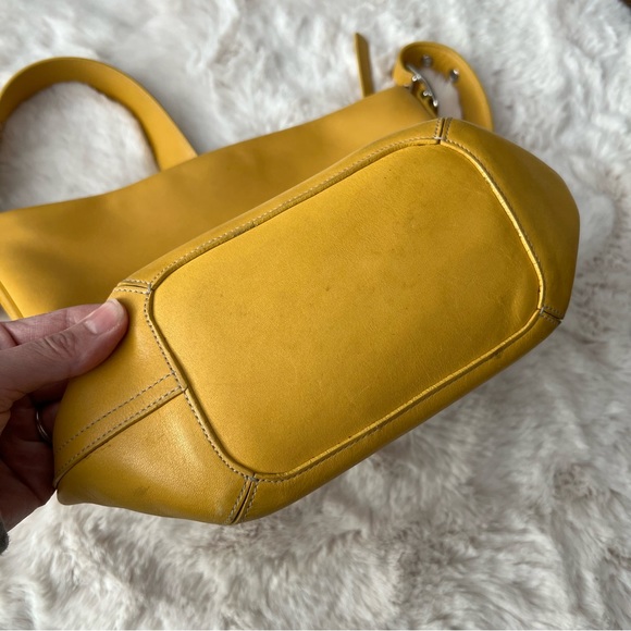 COACH Vintage Soho Leather Duffle Bag in Yellow #9186 - Picture 11 of 17